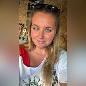 Meet your Posher, Mckaebri